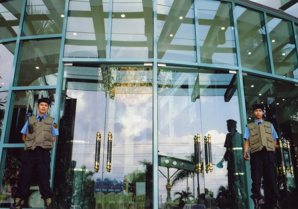 tự đào tạo nhân viên bảo vệ