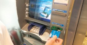 cảnh báo rủi ro khi xài thẻ tín dụng ATM