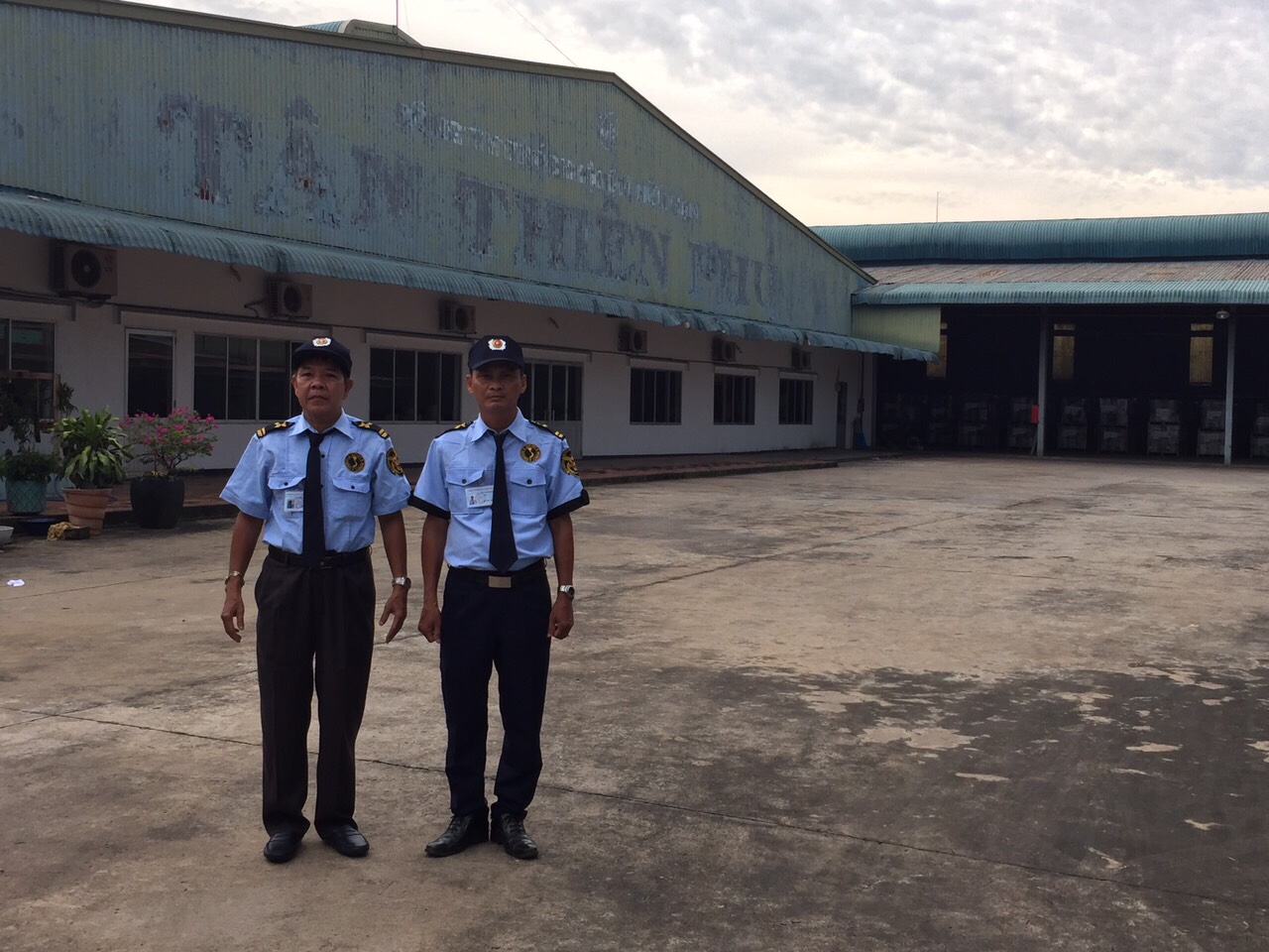 Các rủi ro an ninh thường gặp tại kho bãi doanh nghiệp cần bảo vệ kho bãi chuyên nghiệp