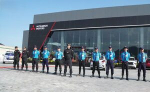 Bảo vệ showroom ô tô chuyên nghiệp tại Công ty bảo vệ Đất Việt